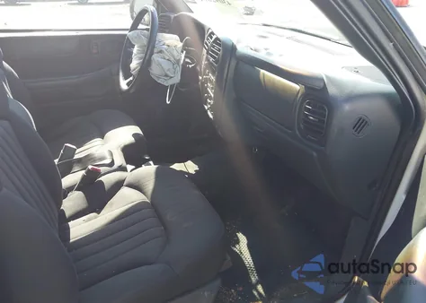 2003 Chevrolet S-10 Ls из США, поврежденный, VIN 1GCCS19X938263624